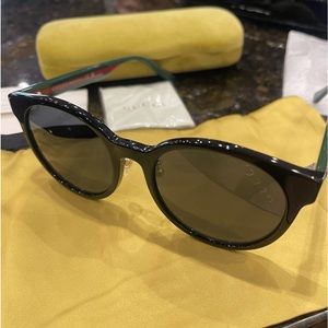NWT Gucci 56 Round Sunglasses